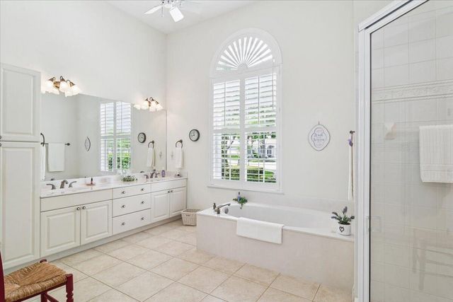 8004 Links Way, Port St. Lucie, FL 34986