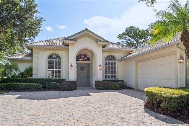 8004 Links Way, Port St. Lucie, FL 34986