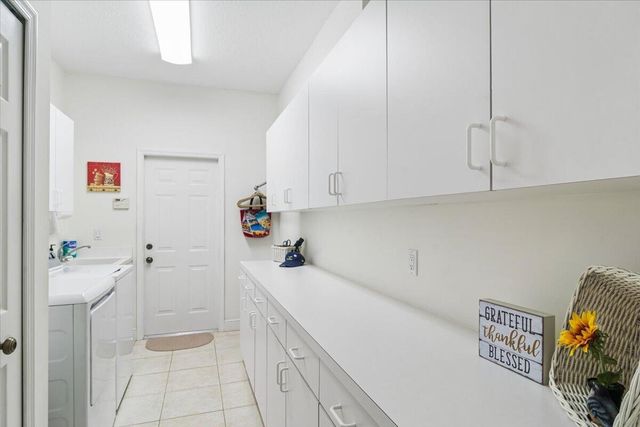 8004 Links Way, Port St. Lucie, FL 34986