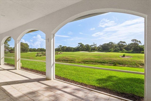 8004 Links Way, Port St. Lucie, FL 34986
