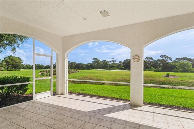 8004 Links Way, Port St. Lucie, FL 34986