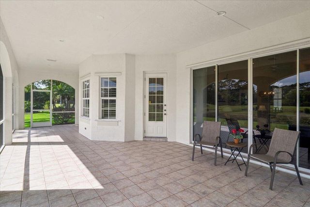 8004 Links Way, Port St. Lucie, FL 34986