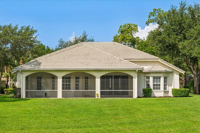 8004 Links Way, Port St. Lucie, FL 34986