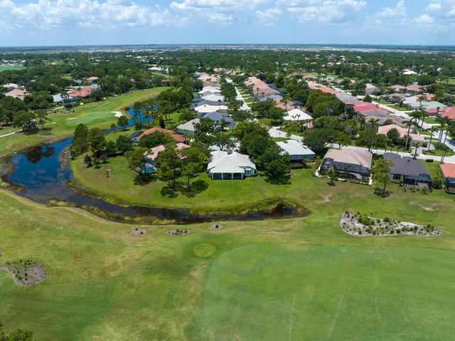 8004 Links Way, Port St. Lucie, FL 34986