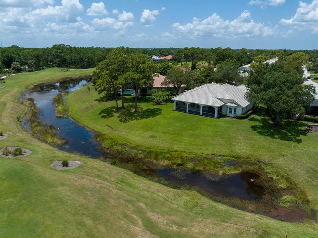 8004 Links Way, Port St. Lucie, FL 34986