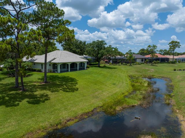 8004 Links Way, Port St. Lucie, FL 34986