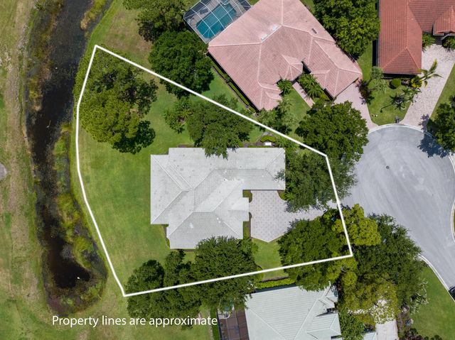 8004 Links Way, Port St. Lucie, FL 34986