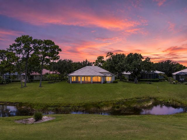 8004 Links Way, Port St. Lucie, FL 34986