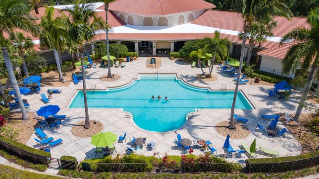 8004 Links Way, Port St. Lucie, FL 34986