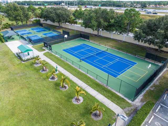 8004 Links Way, Port St. Lucie, FL 34986