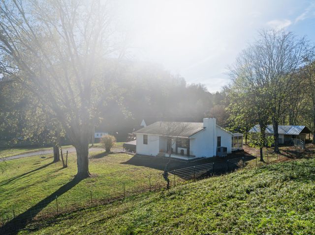 1277 Campbellsville Pike, Lynnville, TN 38472