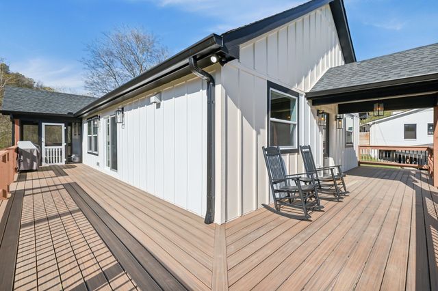 1277 Campbellsville Pike, Lynnville, TN 38472