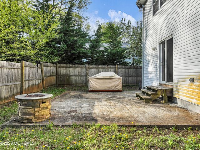 23 Oakland Mills Road, Manalapan, NJ 07726