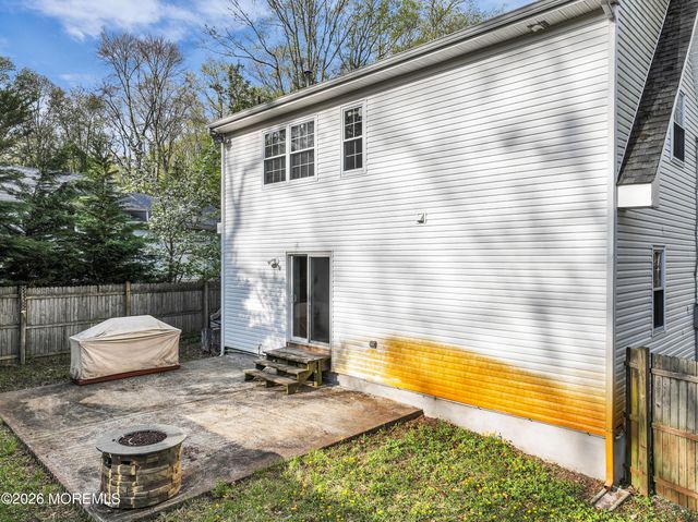 23 Oakland Mills Road, Manalapan, NJ 07726