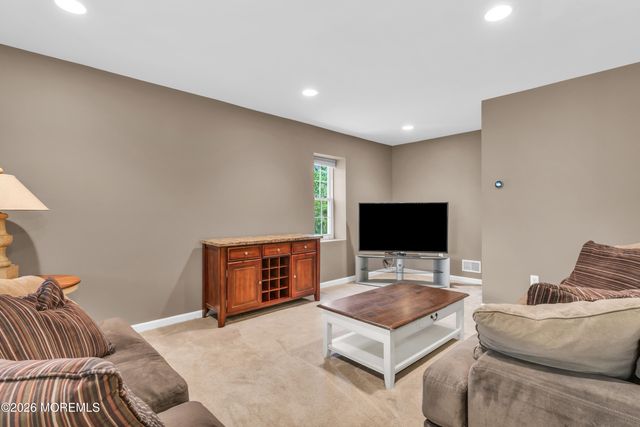 23 Oakland Mills Road, Manalapan, NJ 07726