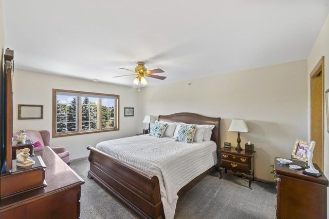 273 Oconomowoc PARKWAY, Oconomowoc, WI 53066