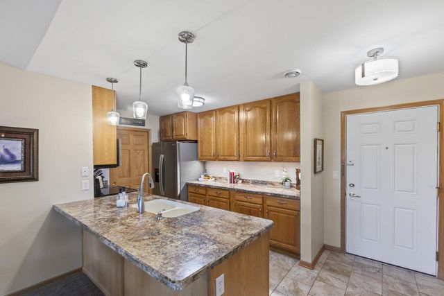 273 Oconomowoc PARKWAY, Oconomowoc, WI 53066
