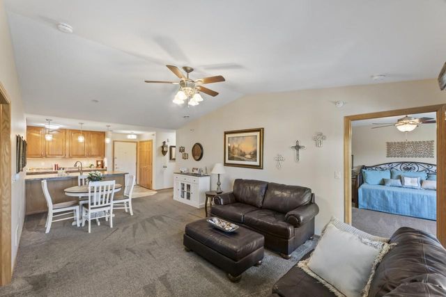 273 Oconomowoc PARKWAY, Oconomowoc, WI 53066