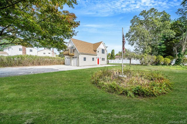 26 Bokel Road, Ronkonkoma, NY 11779