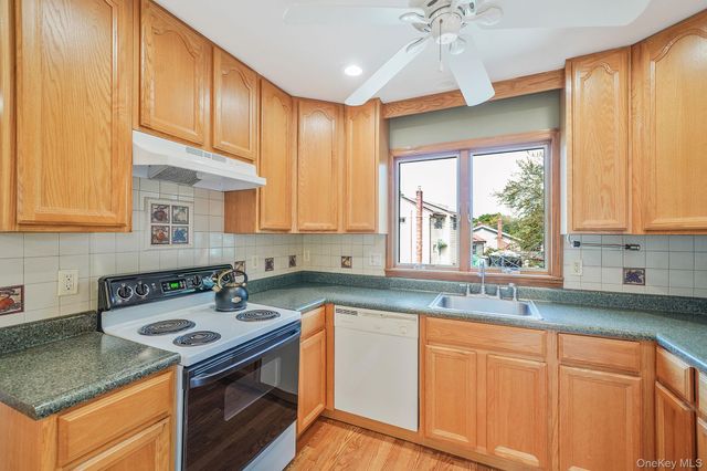 26 Bokel Road, Ronkonkoma, NY 11779