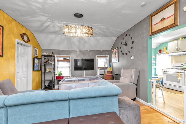 21812 141st Road, Laurelton, NY 11413