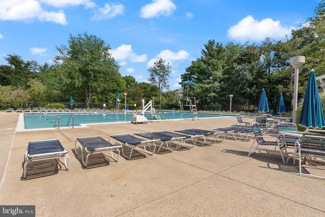 13656 SPINNING WHEEL DR, Germantown, MD 20874