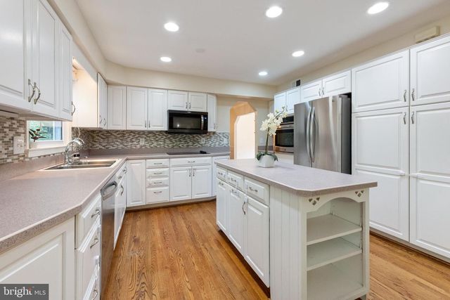 13656 SPINNING WHEEL DR, Germantown, MD 20874