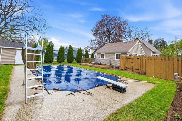 102 1st Street, Brooklyn, WI 53521