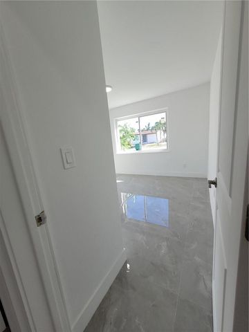6041 SW 17th Street, Miami, FL 33155