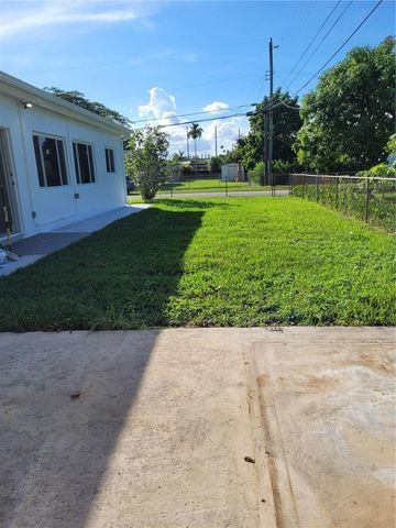 6041 SW 17th Street, Miami, FL 33155