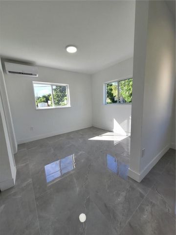 6041 SW 17th Street, Miami, FL 33155