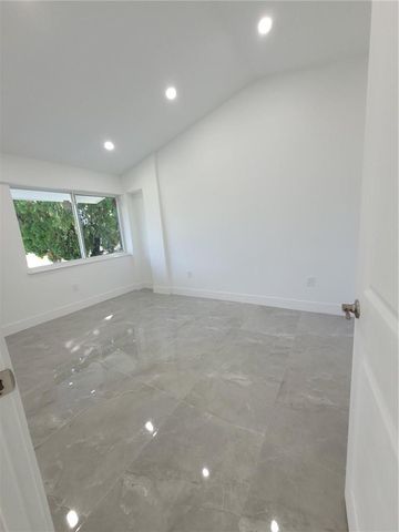 6041 SW 17th Street, Miami, FL 33155