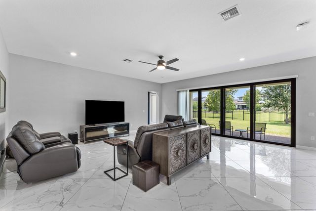 1063 Ember Ridge Run, Loxahatchee, FL 33470