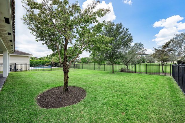 1063 Ember Ridge Run, Loxahatchee, FL 33470