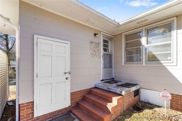 302 Brookwood Avenue, Fayetteville, NC 28301