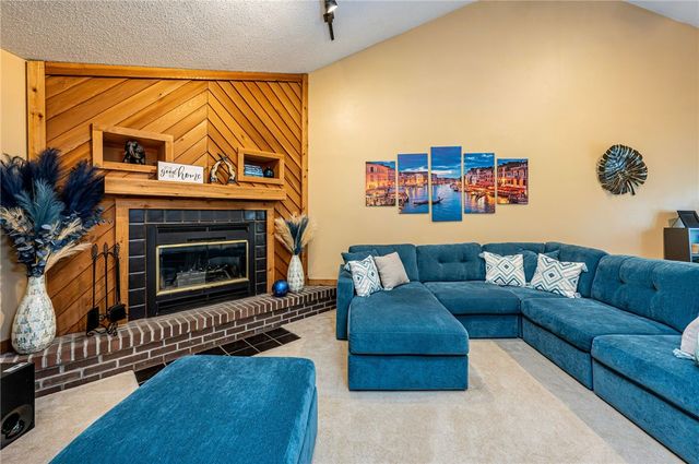 691 Adele Dr, North Huntingdon, PA 15642