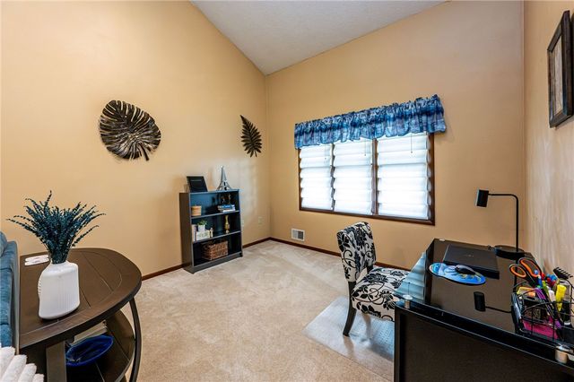691 Adele Dr, North Huntingdon, PA 15642