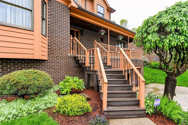 691 Adele Dr, North Huntingdon, PA 15642