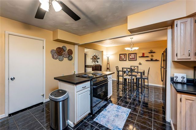 691 Adele Dr, North Huntingdon, PA 15642