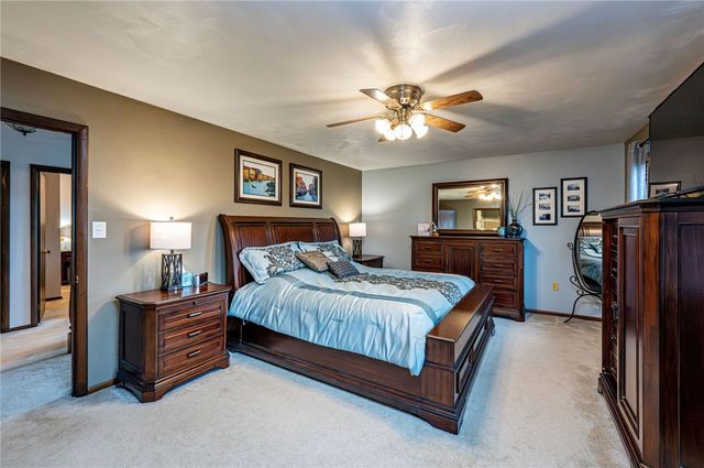 691 Adele Dr, North Huntingdon, PA 15642