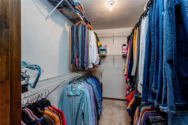 691 Adele Dr, North Huntingdon, PA 15642