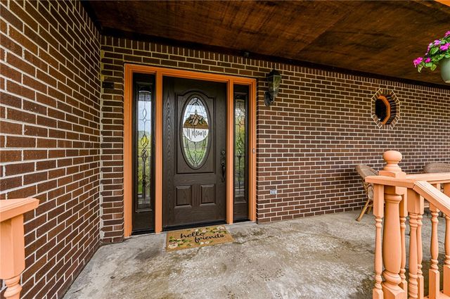 691 Adele Dr, North Huntingdon, PA 15642