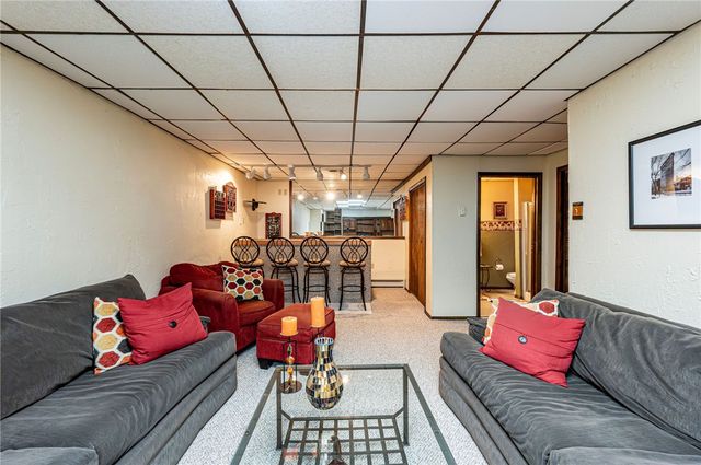 691 Adele Dr, North Huntingdon, PA 15642