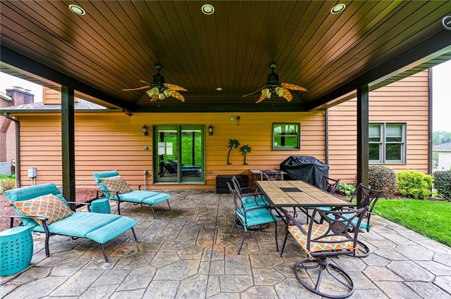 691 Adele Dr, North Huntingdon, PA 15642