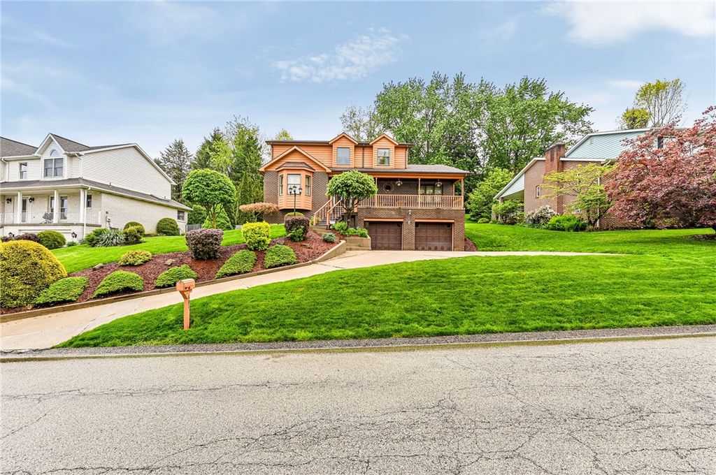 691 Adele Dr, North Huntingdon, PA 15642