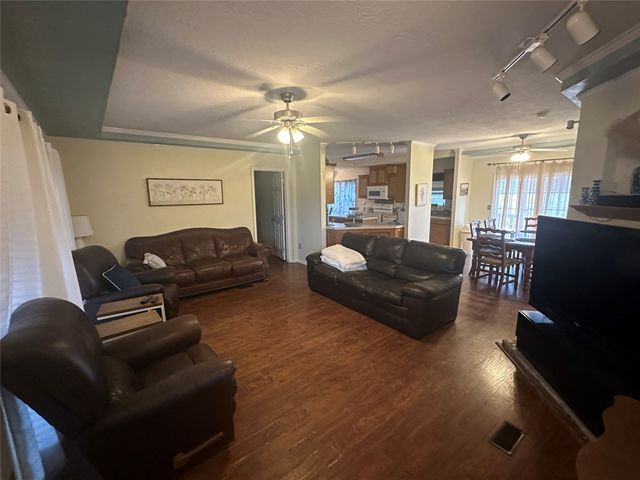 212 Rose Circle, Gordonville, TX 76245