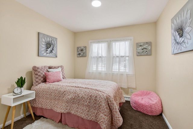 992 Home AVENUE, Menasha, WI 54952