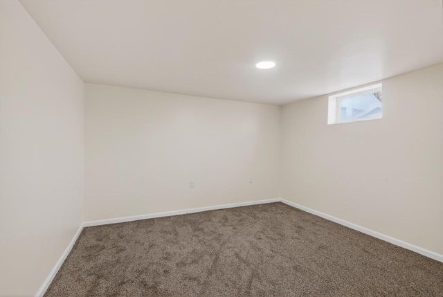 992 Home AVENUE, Menasha, WI 54952