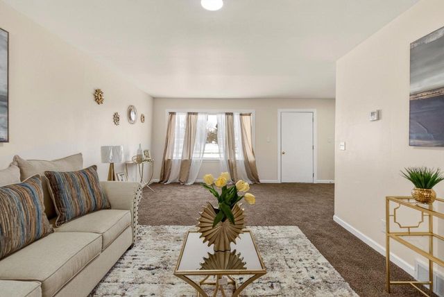 992 Home AVENUE, Menasha, WI 54952