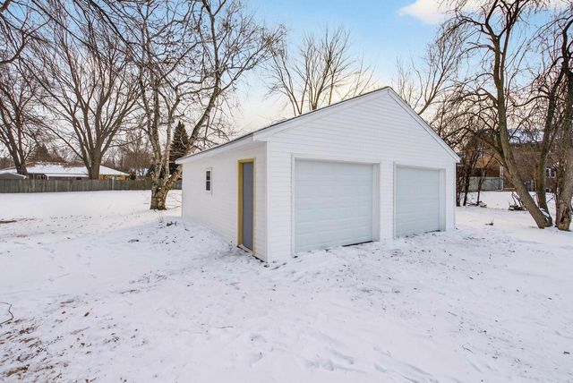 992 Home AVENUE, Menasha, WI 54952